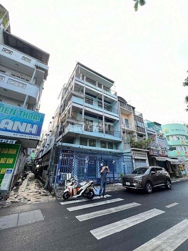 Cho thuê nhà góc 2 mặt tiền Nguyễn Tiêu La, Quận 10, 400m2 sàn.