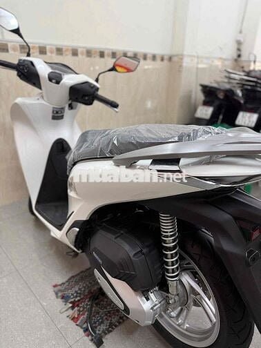 SH 125! mới chưa một lần bấm biển