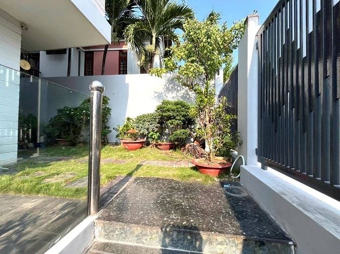 Villa hồ bơi, sân vườn khu An Phú An Khánh, quận 2, gần công viên 