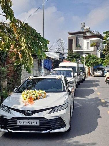 Xe 29 chỗ mẫu mới, xe hoa cưới và các loại xe du lịch chuyên nghiệp