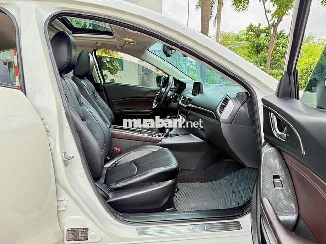 Mazda 3 2018 1.5 AT Sedan - 131000 km