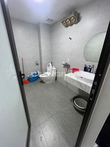 Bán nhà đường lê hoàn, đối diện công viên Hội An