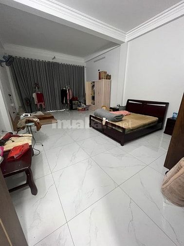 Bán nhà đường lê hoàn, đối diện công viên Hội An