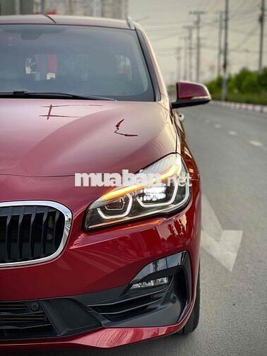 BMW 218i Gran Tourer rất mới.