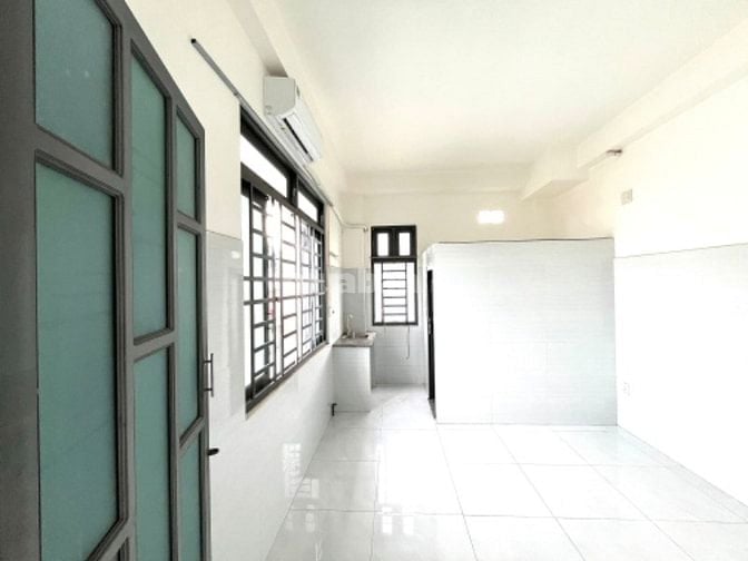 PHÒNG MỚI XÂY CỬA SỔ BAN CÔNG THOÁNG MÁT - TRUNG TÂM GÒ VẤP