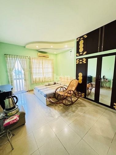 Bán nhà mặt tiền kinh dương 5tầng btct 240m2 giá 12tỷ