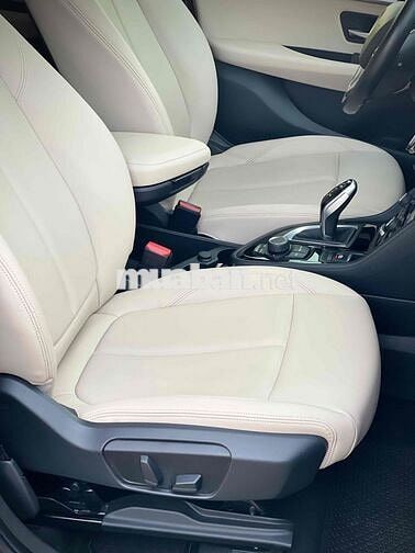 BMW 218i Gran Tourer rất mới.