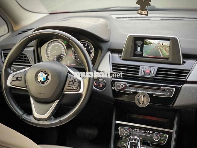 BMW 218i Gran Tourer rất mới.