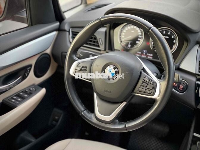BMW 218i Gran Tourer rất mới.