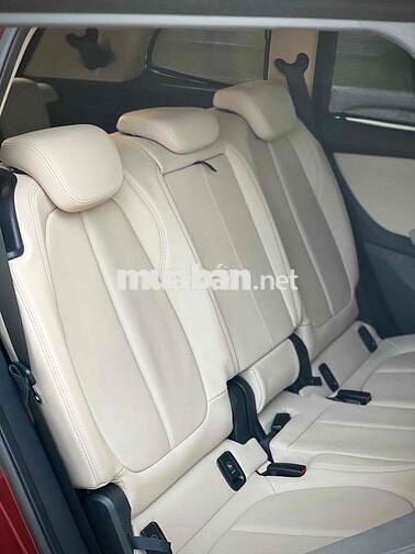 BMW 218i Gran Tourer rất mới.