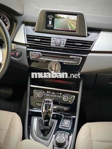 BMW 218i Gran Tourer rất mới.