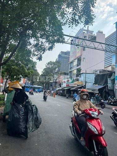 Cho thuê nhà mặt tiền đường Lý Chính Thắng, Quận 3 khúc 2 chiều
