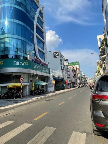 Bán toà nhà góc 2MT Huỳnh Văn Bánh - 170m2 (10 x 17) - Hầm 8 Tầng