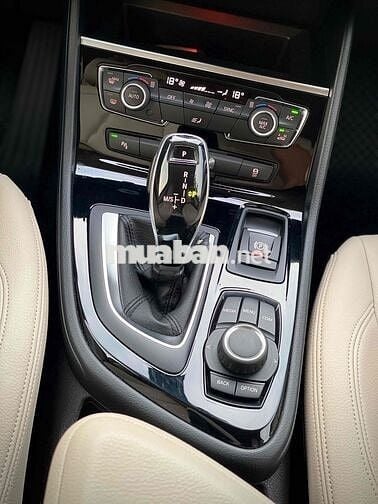 BMW 218i Gran Tourer rất mới.