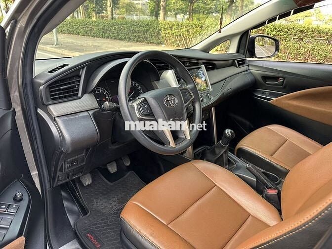 Toyota Innova 2.0E 2019 -  Xám Xịn