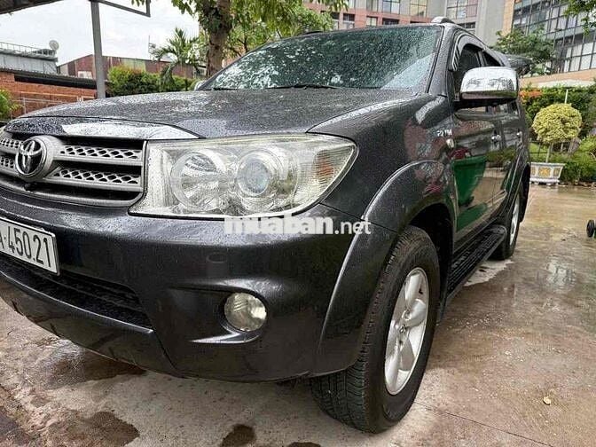 Toyota Fortuner 2010 2.7V 4x4 AT - 199 km