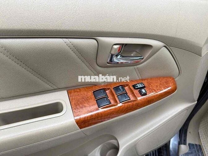 Toyota Fortuner 2010 2.7V 4x4 AT - 199 km