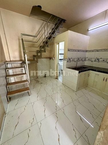 2ty980 nhà P9Q8 3,7 X 7 ( Trệt + lầu ) 2 pn Sổ hồng riêng hẻm thông 