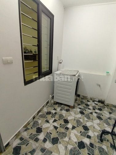 Cho thuê nhà riêng, mặt đường, đường thông