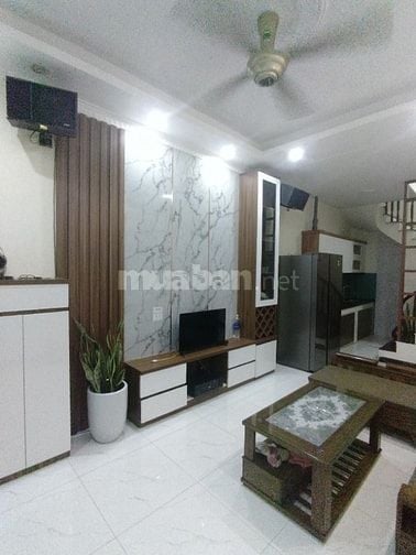 Cho thuê nhà riêng, mặt đường, đường thông