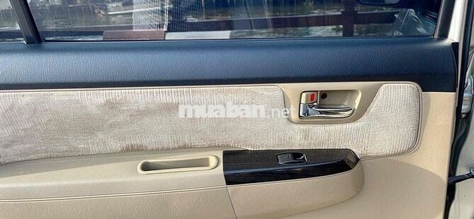 Toyota Fortuner 2014 2.5G 4x2 - 238000 km