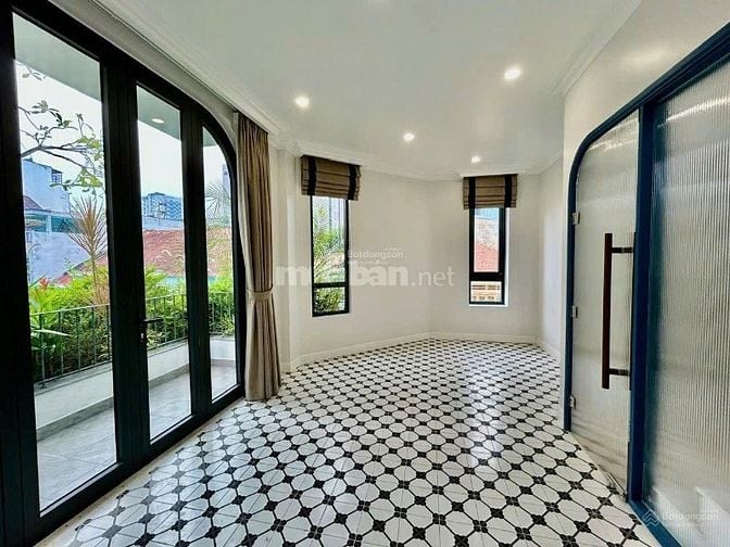 Cho thuê căn Góc 2MT Lam Sơn, P6, Bình Thạnh