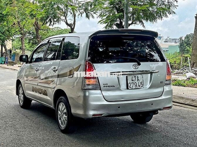 Toyota Innova 2010 G - Ghi bạc đẹp