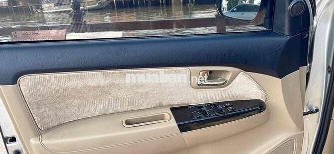 Toyota Fortuner 2014 2.5G 4x2 - 238000 km
