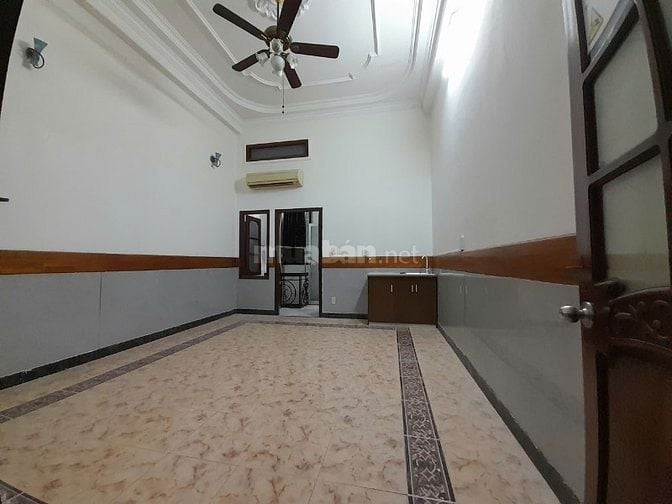 CHO THUÊ PHÒNG RỘNG 30M² – CỬA SỔ LỚN – GẦN SÂN BAY TÂN SƠN NHẤT – 3.8