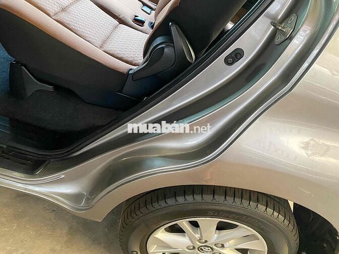 Toyota Innova 2017 2.0E - 170523 km