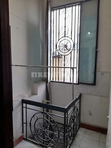 CHO THUÊ PHÒNG RỘNG 30M² – CỬA SỔ LỚN – GẦN SÂN BAY TÂN SƠN NHẤT – 3.8