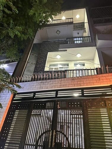 CHO THUÊ NNC MT ĐẶNG THUỲ TRÂM ĐỐI DIỆN ĐH VĂN LANG . P13. BT