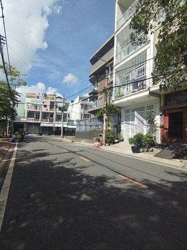 Mướt mát !! MT đường  57-Bình Phú,F.10, Q.6 (4x16m) 3 lầu chỉ 10.5 tỷ