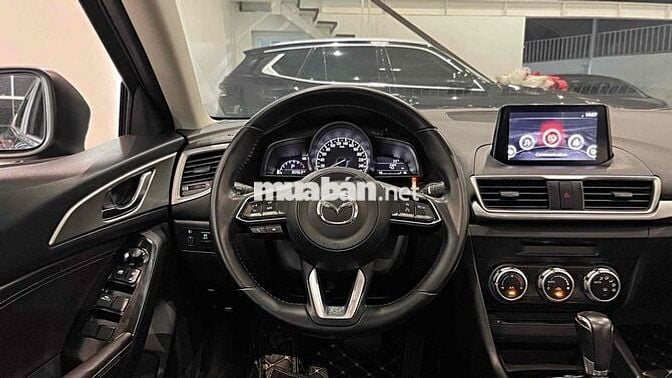 Mazda 3 2018 1.5 AT Sedan - 30000 km ***