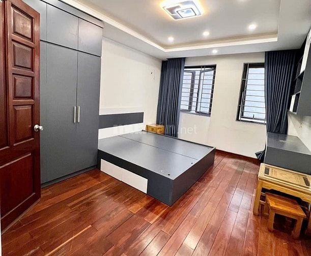 BÁN GẤP NHÀ Q.CẦU GIẤY--SỔ ĐẸP 5 TẦG Ở NGAY