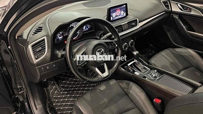 Mazda 3 2018 1.5 AT Sedan - 30000 km ***