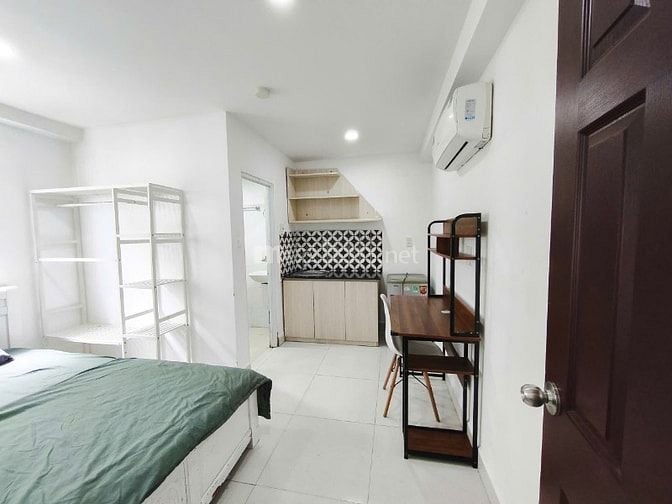 Phòng 16m2-4,5tr, cửa sổ, kệ bếp, full nội thất, thang máy, 24/24 