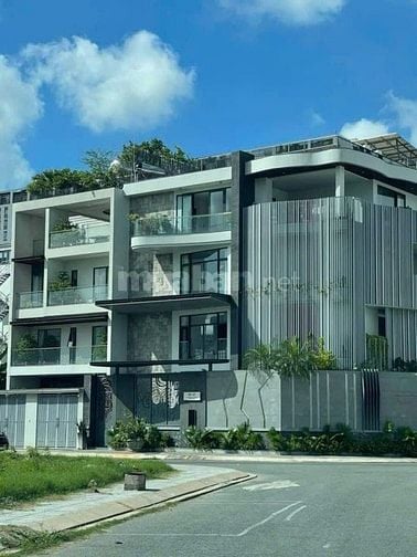 Villa mới, hiện đại, full nội thất, có thang máy, khu An Phú An Khánh