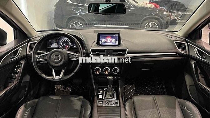 Mazda 3 2018 1.5 AT Sedan - 30000 km ***