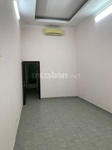 Cho thuê cả nhà 207A phố Thụy Khuê Tây Hồ 2 mặt phố, khu vực trung tâm