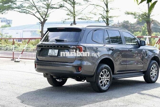 Ford Everest sx 2023 2.0L AT 4x2 - 37000 km