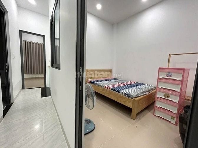 Kẹt vốn cân bán nhanh nhà mặt tiền đường nhựa tại thị trấn Tân Túc