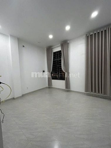 Kẹt vốn cân bán nhanh nhà mặt tiền đường nhựa tại thị trấn Tân Túc