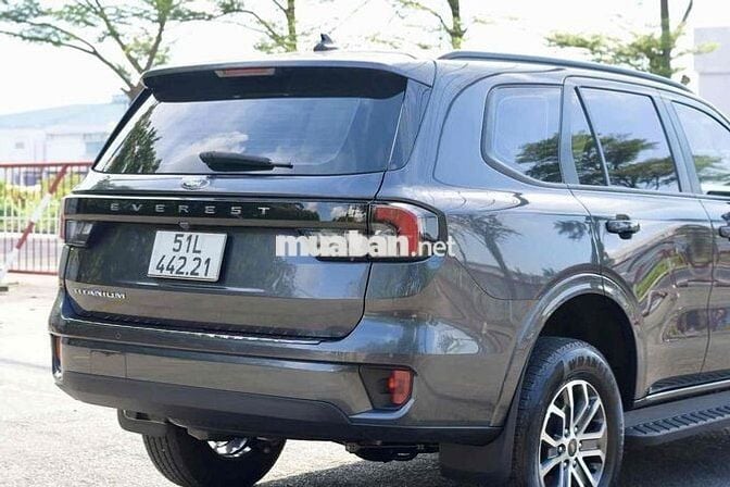 Ford Everest sx 2023 2.0L AT 4x2 - 37000 km