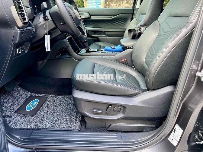Ford Everest sx 2023 2.0L AT 4x2 - 37000 km