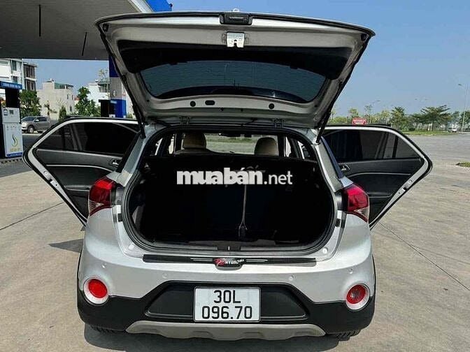 Hyundai i20 2015 Active 1.4 AT - 92000 km