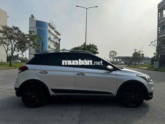 Hyundai i20 2015 Active 1.4 AT - 92000 km