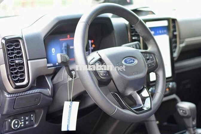 Ford Everest sx 2023 2.0L AT 4x2 - 37000 km