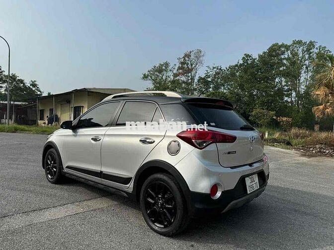 Hyundai i20 2015 Active 1.4 AT - 92000 km