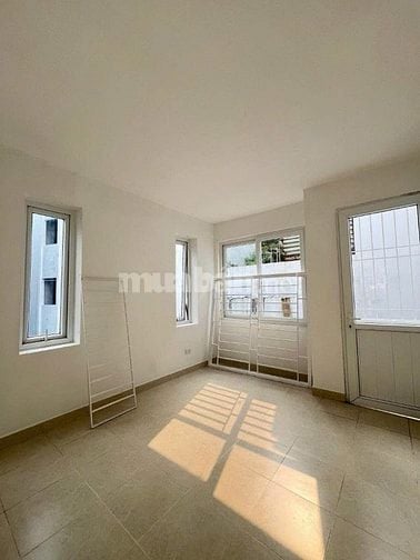 Chính chủ cần bán nhà mới Mỹ Đình. 60M2, Lô góc , ngõ thông, tiện KD